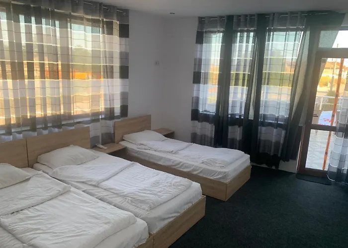 за гости ася Pensiune Cavarna